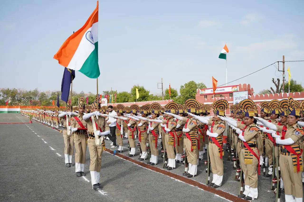 देशभक्ति, अनुशासन और आत्मविश्वास से गूंजा पीटीसी इंदौर का दीक्षांत समारोह