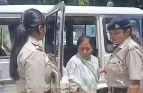 नौकरी दिलाने के नाम पर ठगी, तृणमूल पंचायत सदस्य गिरफ्तार