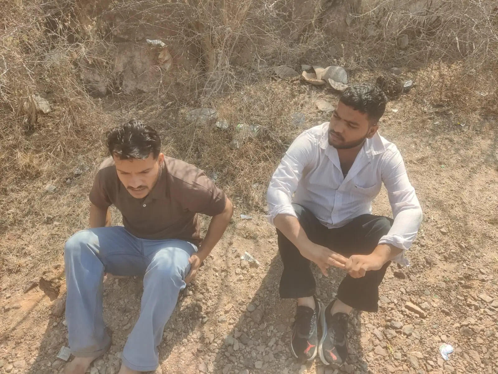 हादसा : कायलाना से सिद्धनाथ जा रही थार दीवार तोडक़र पानी में समाई