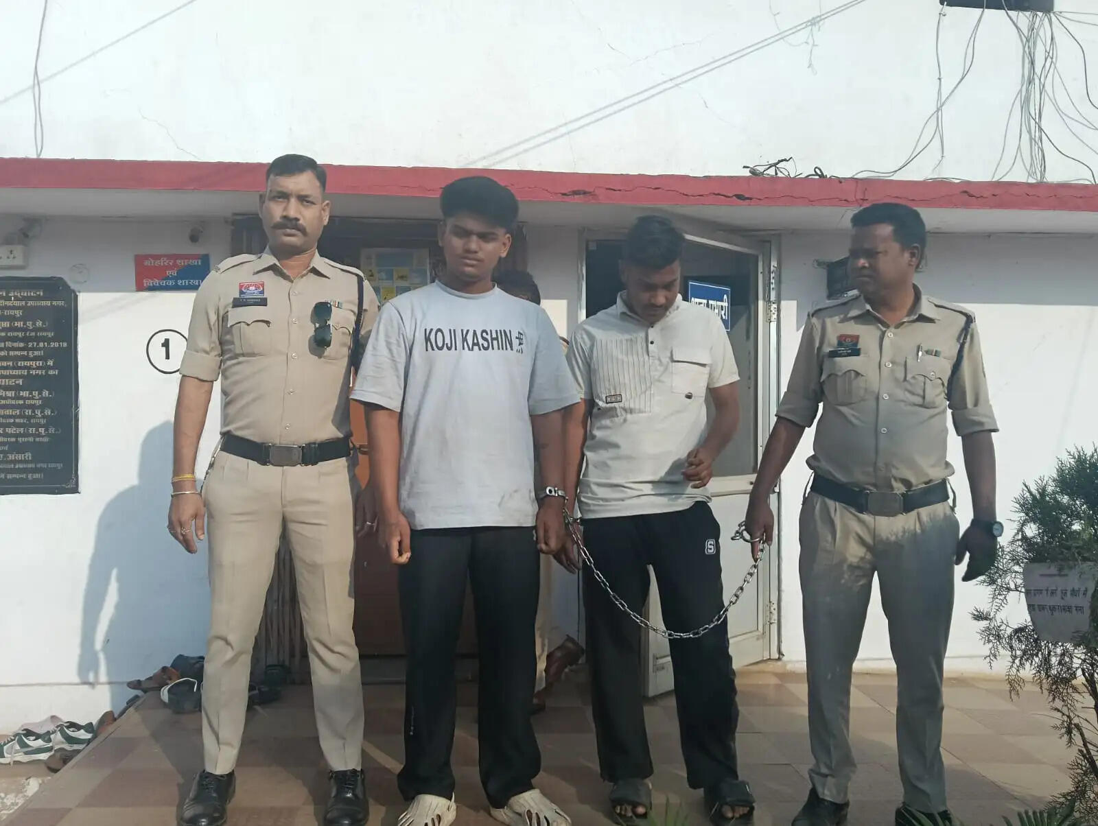 रायपुर : महँगी गाड़ियों में घूमने का शौक बना चोरी की वजह, दो नाबालिग समेत चार आरोपित गिरफ्तार