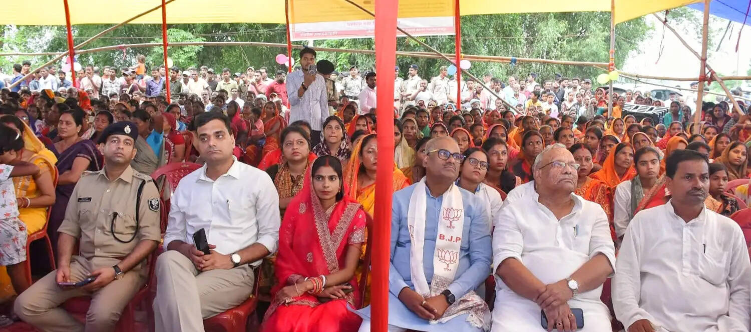 जनता की समस्याओं का समय पर हो निपटारा: डॉ. प्रमोद कुमार चंद्रवंशी