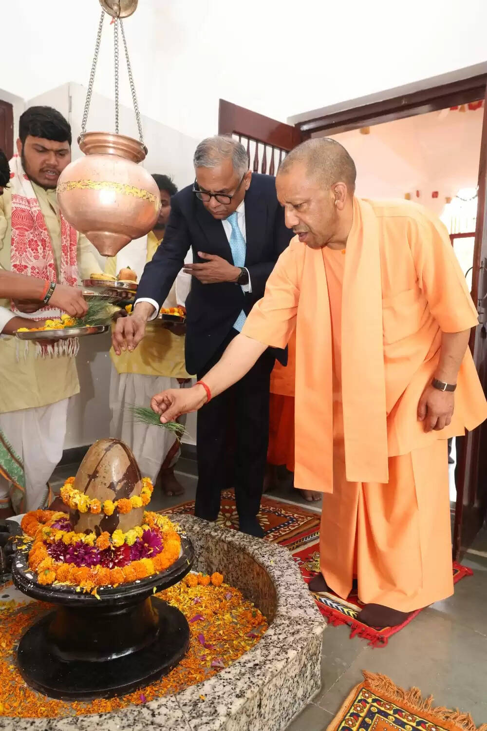 एमजीयूजी में पंचकर्म केंद्र को देखकर अभिभूत हुए टाटा संस के चेयरमैन