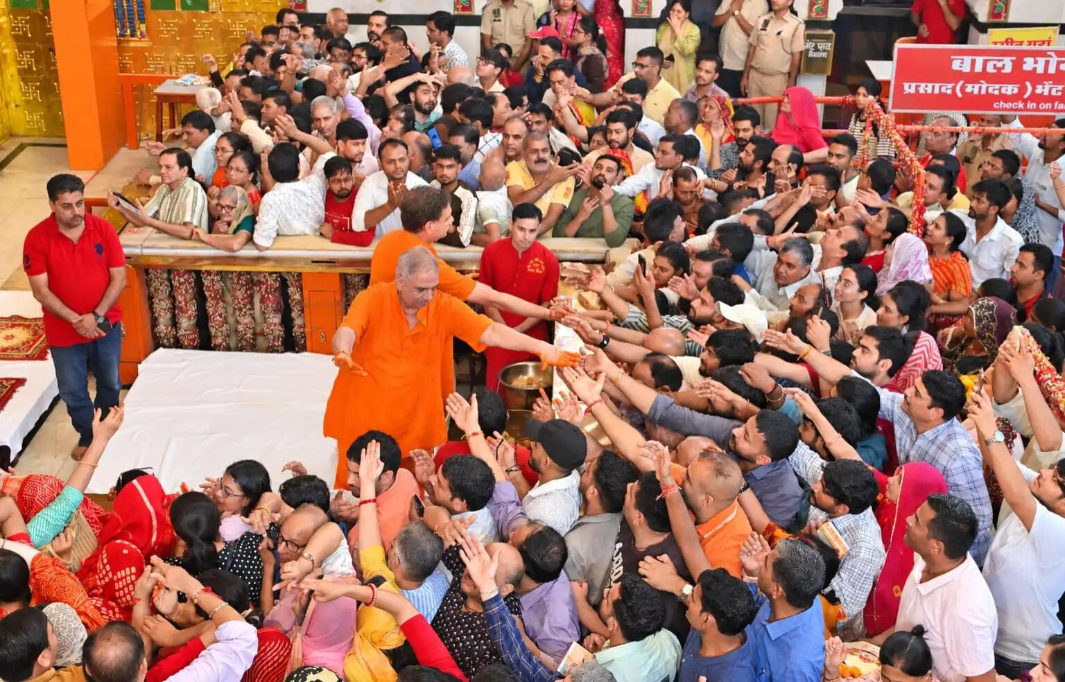 गणपति के जयकारों से गूंज उठी छोटी काशी:&nbsp;पुष्य नक्षत्र पर गणेश जी का पंचामृत अभिषेक