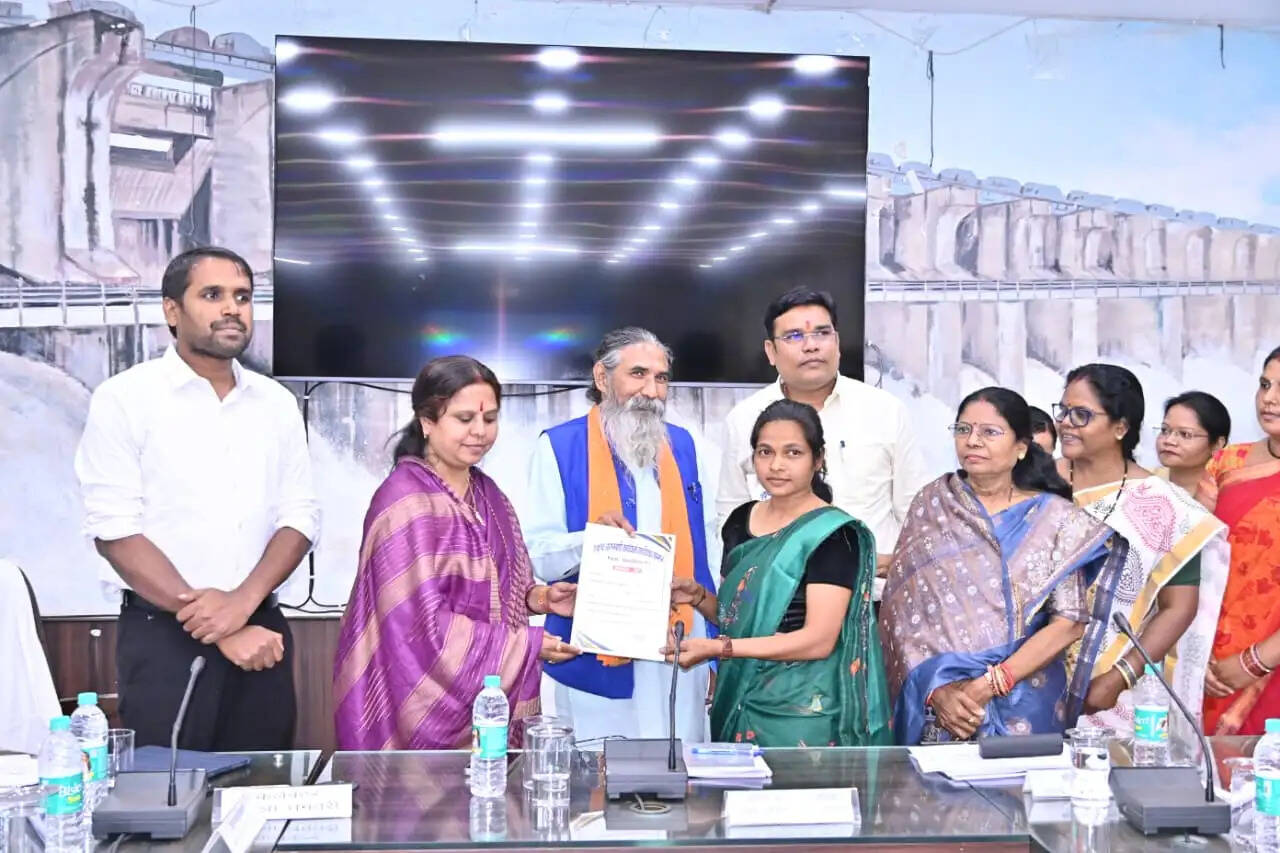 डुबान क्षेत्र की आंगनबाड़ी कार्यकर्ताओं का सम्मान, उत्कृष्ट सेवाओं को मिली सराहना