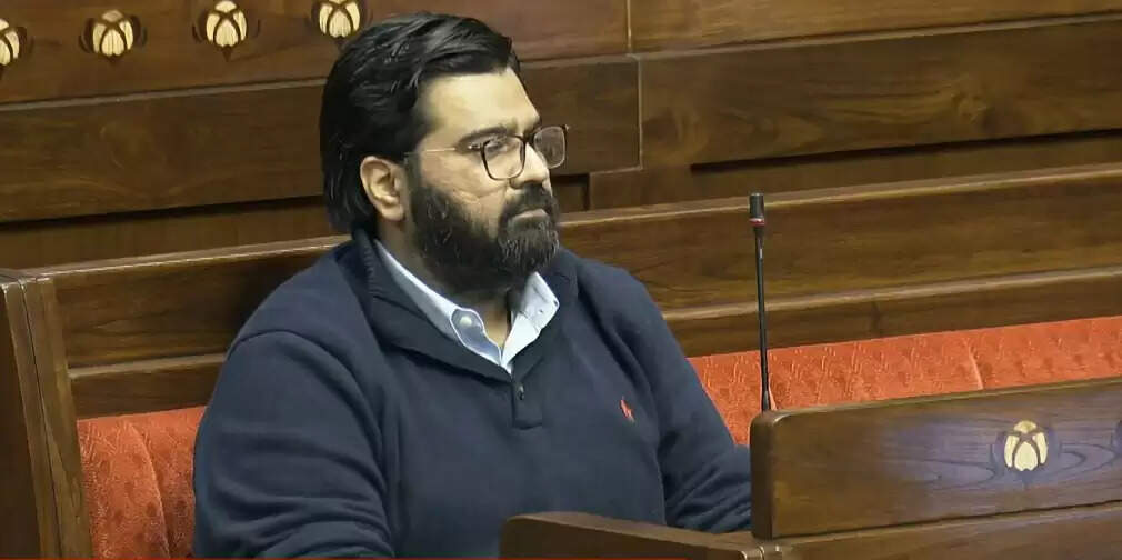 राज्यसभा में कार्तिकेय शर्मा ने उठाया हवाई यात्रियों के अधिकारों का मुद्दा