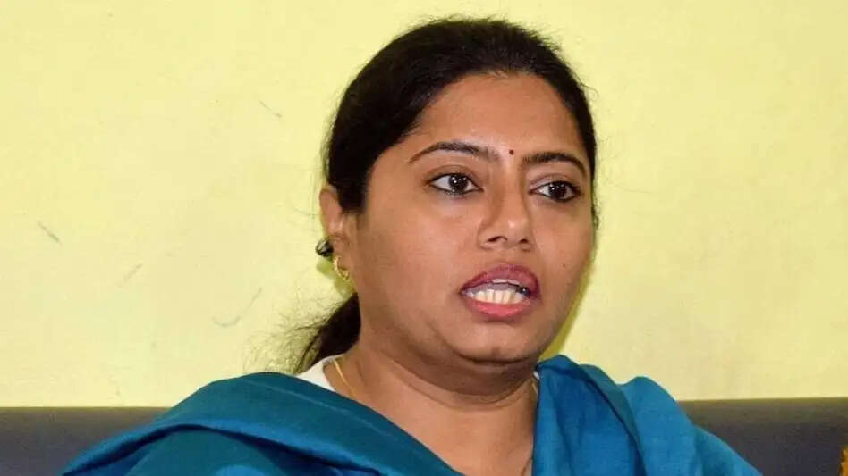 शिक्षित युवा ही समाज को जाति-धर्म के बंधन से निकाल सकता है : पल्लवी पटेल