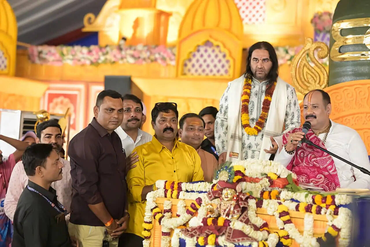 हर कंकर में शंकर—हर जीव में परमात्मा: पं. प्रदीप मिश्रा