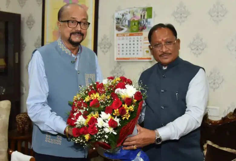मुख्यमंत्री विष्णुदेव साय ने की राज्यपाल रमेन डेका से सौजन्य भेंट