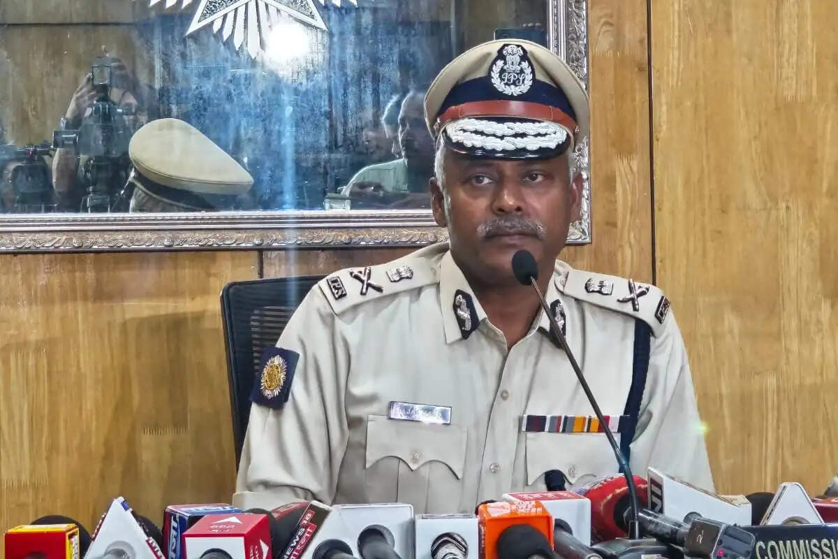 बूथ जाम और वोट रिगिंग बर्दाश्त नहीं : भांगड़ थाने में पुलिस को कोलकाता पुलिस आयुक्त के निर्देश