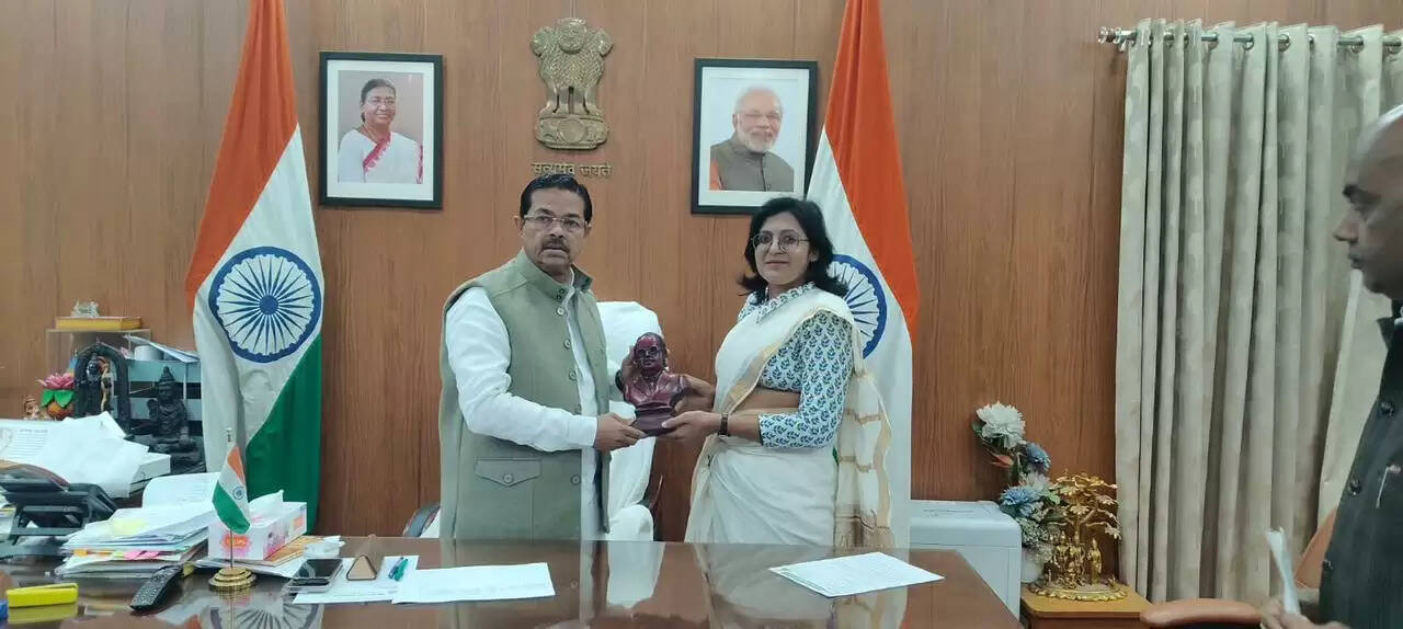 बुंदेलखंड की समस्याओं पर जेडीयू उपाध्यक्ष ने केंद्रीय मंत्री से की मुलाकात