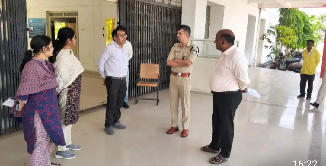 राजगढ़ःराज्य सेवा एवं राज्य वन सेवा प्रारंभिक परीक्षा कल, कलेक्टर ने किया तैयारियों का निरीक्षण