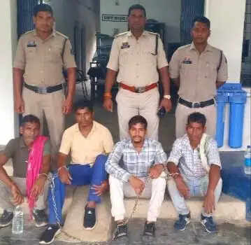 महिला से छेड़खानी, मारपीट और अभद्रता करने वाले चार आरोपित गिरफ्तार
