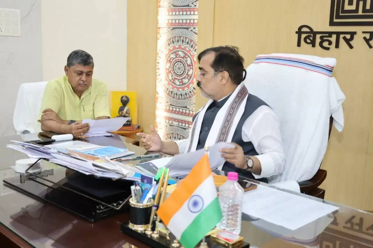 पटना में खेमका की पूर्णिया को स्मार्ट सिटी बनाने के लिए ठोस दस्तक ,मंत्री जीवेश मिश्रा से की विशेष मुलाकात