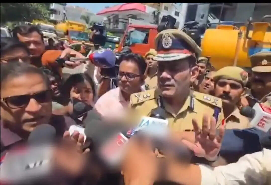 लखनऊ आग हादसे में एसआईटी ने जांच शुरू की, केजीएमयू पहुंची टीम