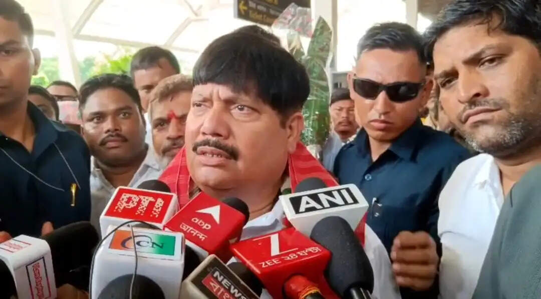 उत्तर बंगाल के दौरे पर श्रम एवं परिवहन मंत्री अर्जुन सिंह, बंद चाय बागानों पर होगी अहम बैठक