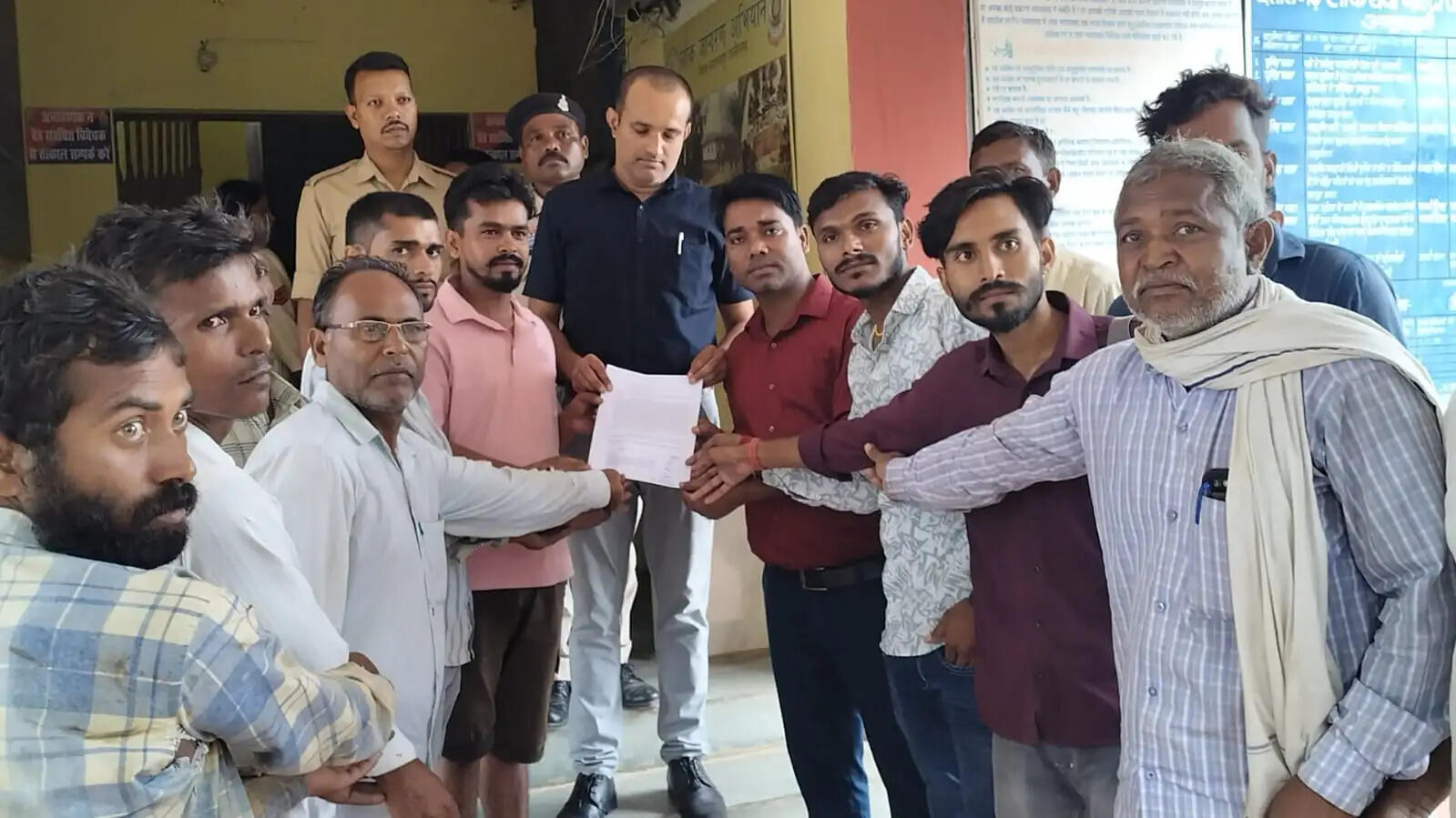 बलरामपुर : अंतिम संस्कार को लेकर विवाद, ग्रामीणों ने दी आंदोलन की चेतावनी