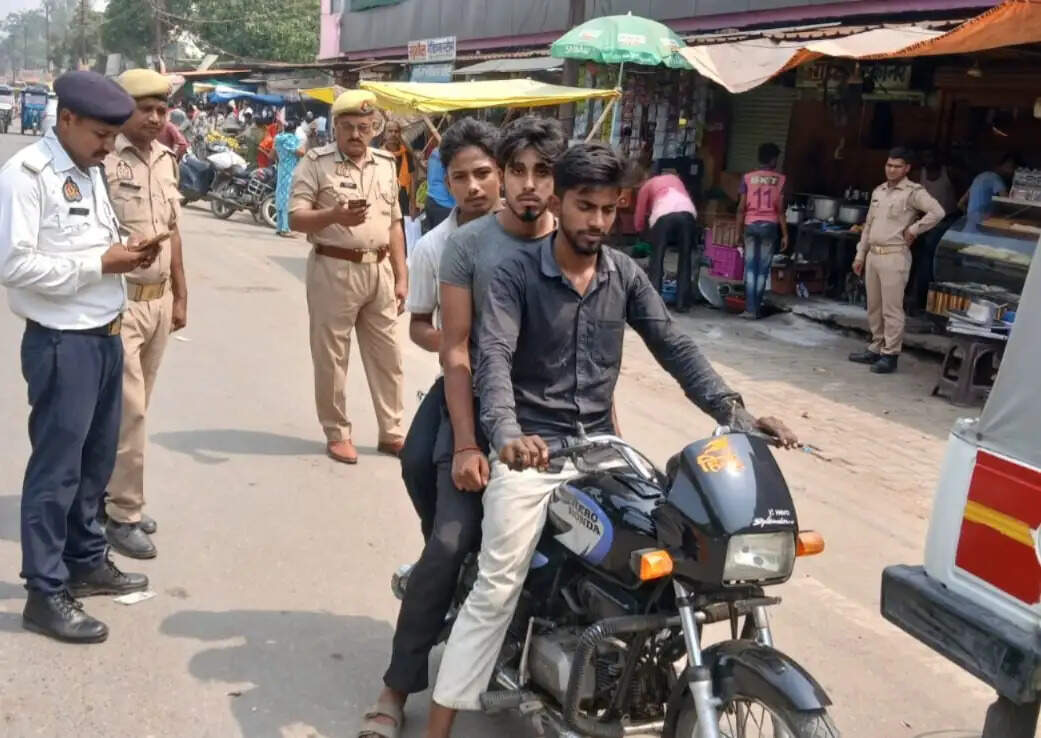 देवरिया में 71 वाहनों का ई-चालान