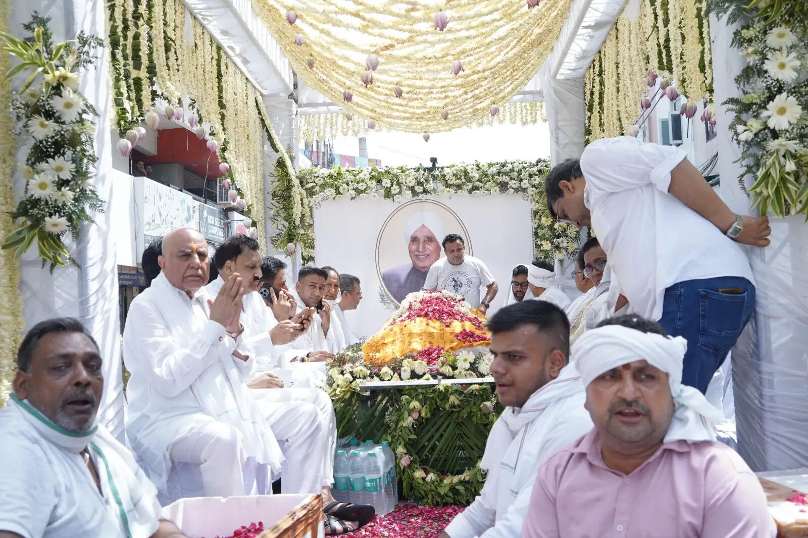 हिसार: पूर्व सांसद के गो-भक्त पिता नंद किशोर गोयनका पंचतत्व में विलीन