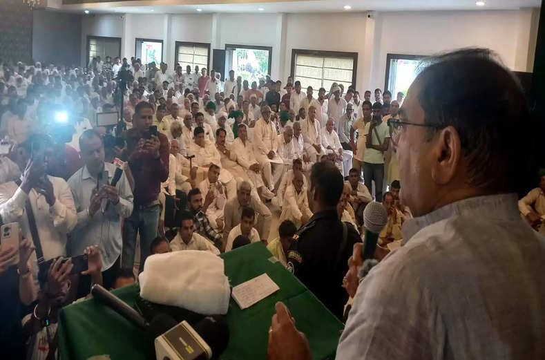 हिसार: भाजपा को कांग्रेस से उधार लेने पड़े उम्मीदवार: अभय सिंह चौटाला
