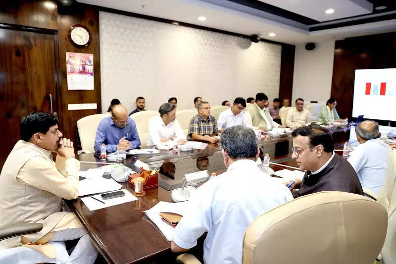 विकास के लिए महत्वपूर्ण हैं विभागों के आय वृद्धि के प्रयास : मुख्यमंत्री डॉ. यादव