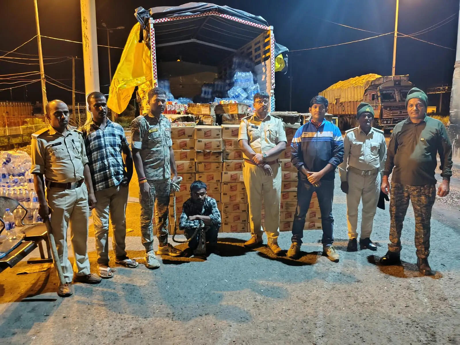 300 पेटी विदेशी शराब बरामद, चालक गिरफ्तार
