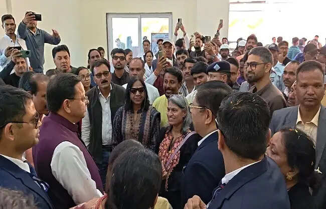 पिथौरागढ़ मेडिकल कॉलेज के निर्माण कार्यों में गुणवत्ता से समझौता न हो : धामी