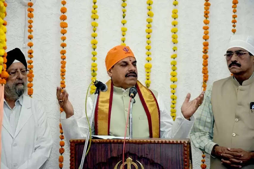 सामाजिक एकता, सद्भावना और सेवा भाव की मिसाल थे गुरु नानक देव जी : मुख्यमंत्री डॉ. यादव