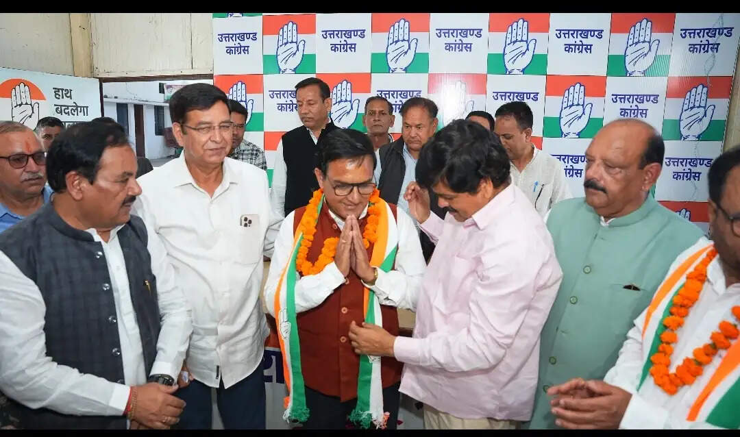 उत्तराखंड में दर्शन लाल डोभाल और पूर्व आईजी अनंतराम चौहान कांग्रेस में शामिल