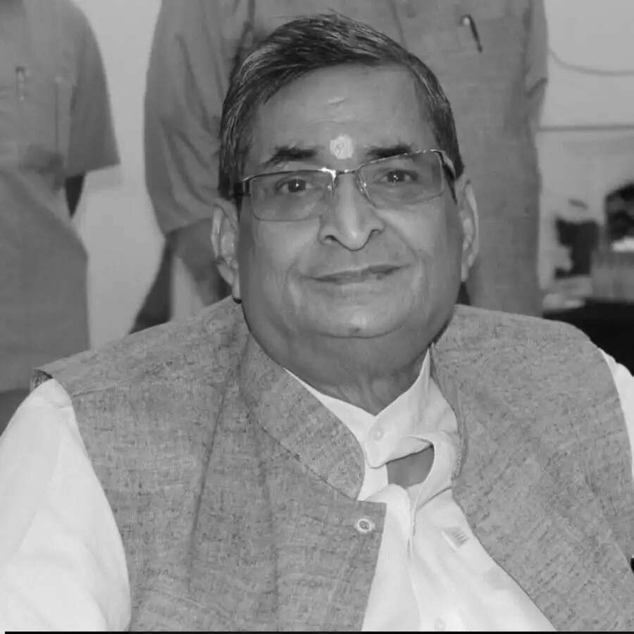 एक सूरज का अस्त, जिसकी रोशनी से रोशन हुए अनेक दीये !