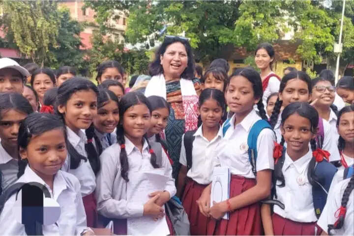 गर्मी से राहत : बिना यूनिफॉर्म भी स्कूल जा सकेंगे छात्र