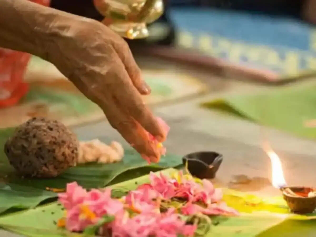 सर्वपितृ अमावस्या पर पितरों के तर्पण और पिंडदान के लिए उमड़ेगी श्रद्धा