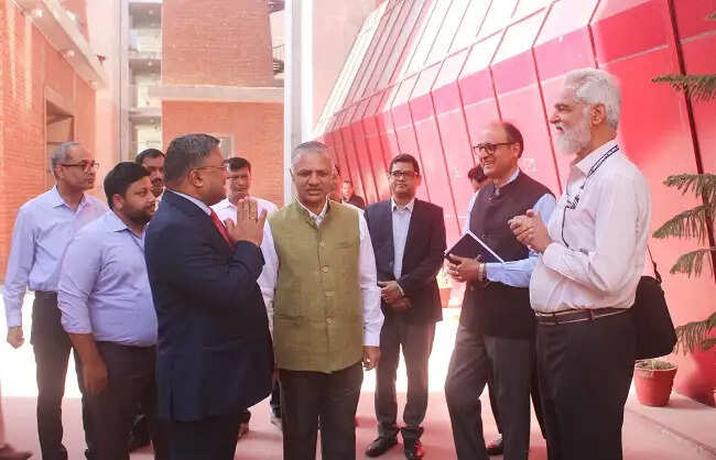 नालंदा विश्वविद्यालय में पासपोर्ट सेवा मोबाइल वैन शिविर, 55 लाभार्थियों को मिला लाभ