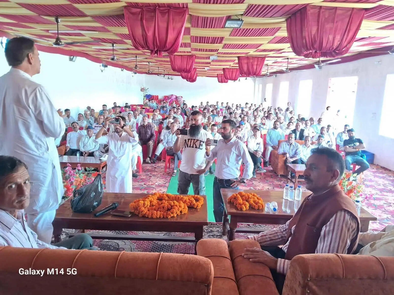 बिलावर में डॉ. मनोहर लाल शर्मा ने उठाए बेरोजगारी, भ्रष्टाचार व जनहित के मुद्दे