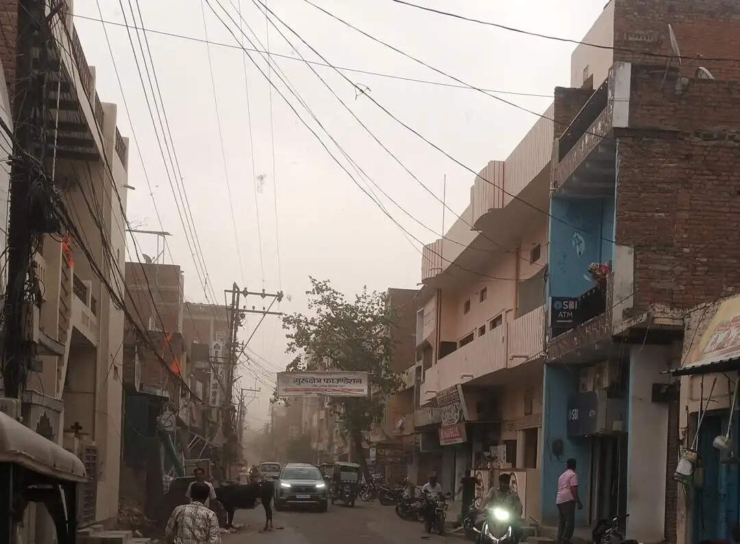 जौनपुर में बदला मौसम का मिजाज, बारिश और तेज हवाओं से किसानों की बढ़ी चिंता