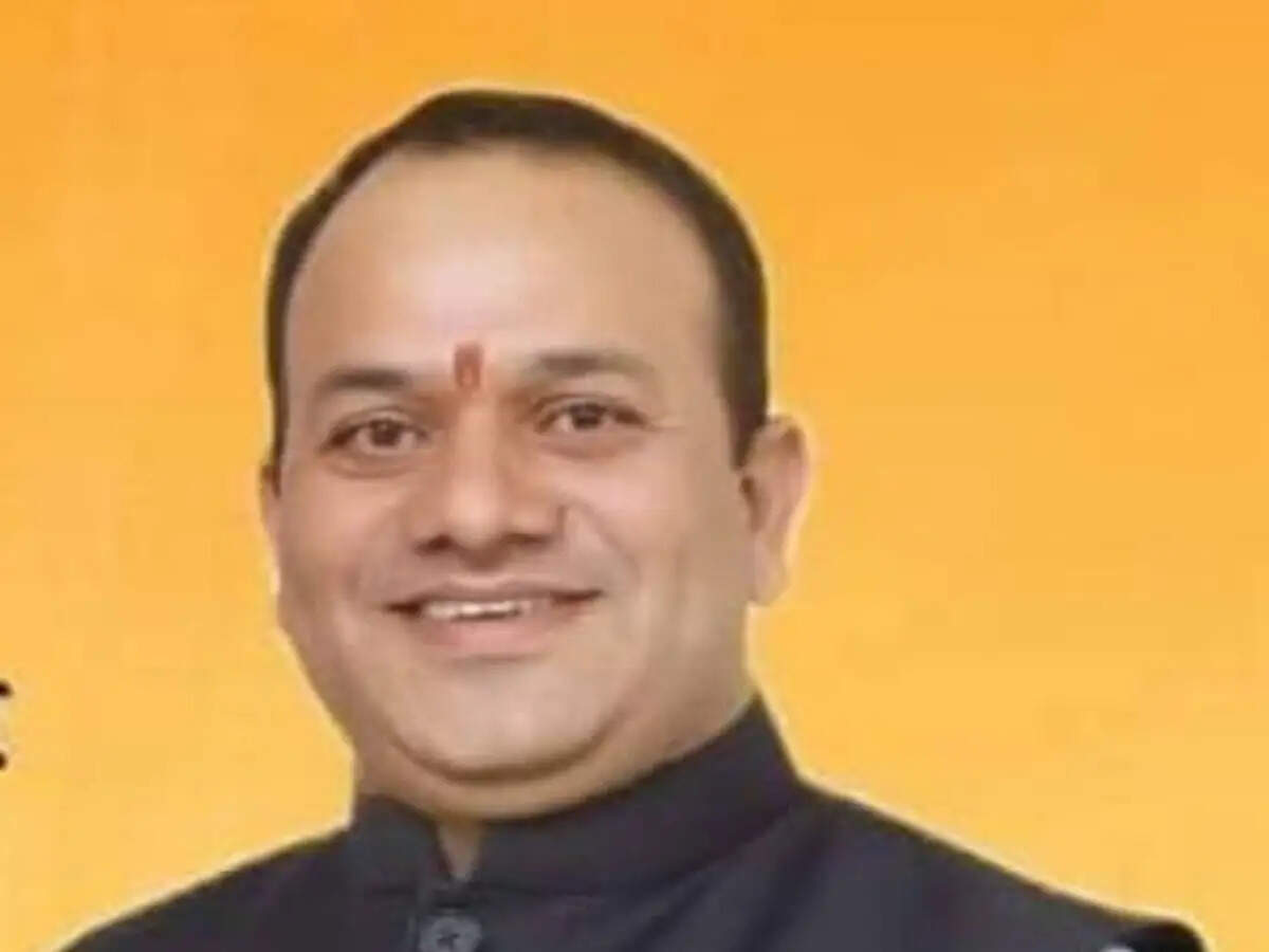 टांडा मेडिकल कॉलेज से ह्रदय रोग विशेषज्ञ का तबादला, भाजपा ने सरकार को घेरा