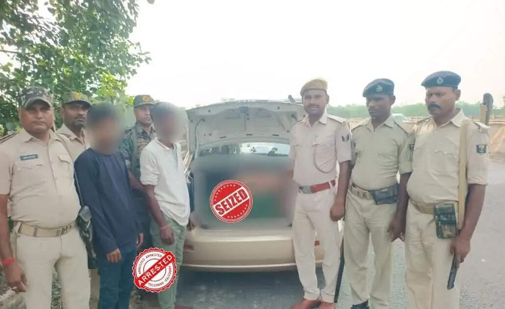 एनएच-27 पर पुलिस ने 249 लीटर विदेशी शराब के साथ दो तस्कर को किया गिरफ्तार
