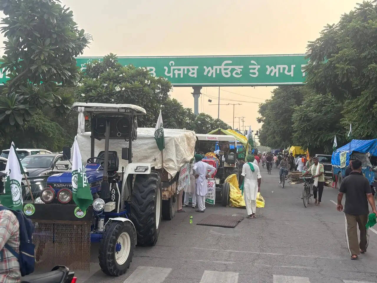 पंजाब-चंडीगढ़ बॉर्डर पर जुटे किसान, सात सितंबर तक धरने का ऐलान