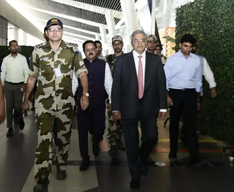 मुख्य चुनाव आयुक्त ज्ञानेश कुमार दो दिवसीय दौरे पर गुजरात पहुंचे