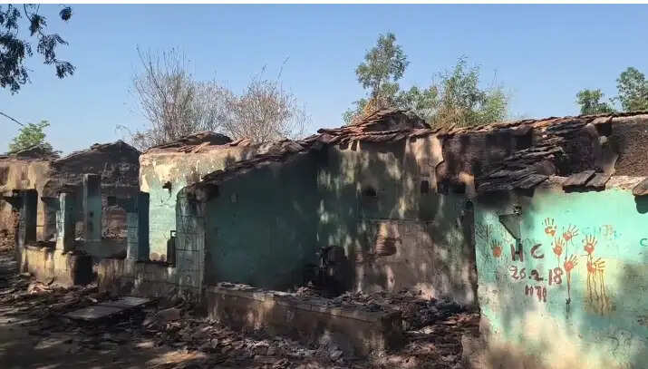 बांसवाड़ा हिंसा : तीस से अधिक मकान जले, छह संदिग्ध हिरासत में