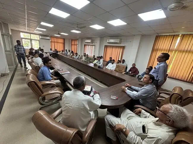 स्मार्ट मीटर को लेकर उपभोक्ताओं में भारी आक्रोश देखते हुए मीटरिंग का कार्य विभागीय नियंत्रण में कराने&nbsp;की&nbsp;मांग