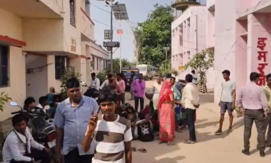 लखनऊ-सुल्तानपुर हाईवे पर बोलेरो की चपेट में आने से बाइक सवार दो युवकों की मौत