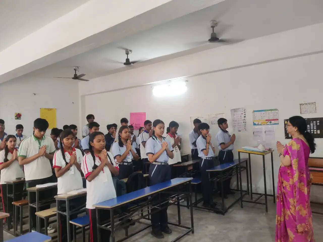 कैंब्रियन स्कूल में मंत्री सुदिव्य सोनू को दी गई श्रद्धांजलि