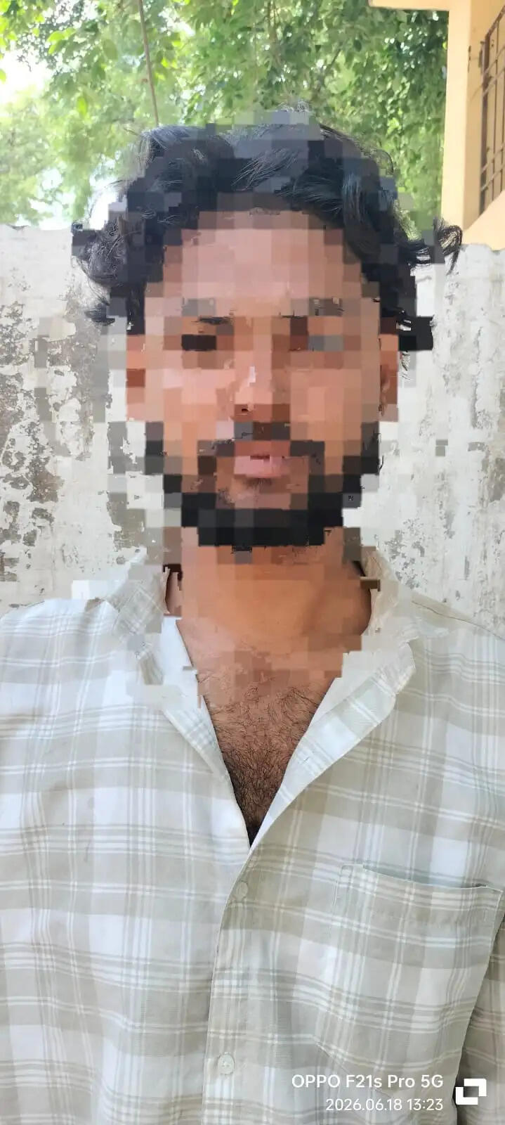 अवैध हथियार के साथ वांछित अभियुक्त गिरफ्तार, पुलिस ने देशी कट्टा व कारतूस किया बरामद