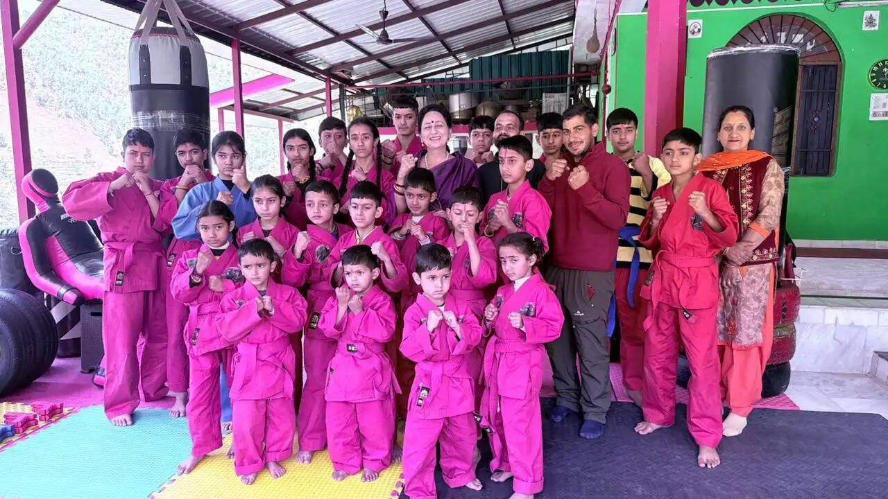 योग और आत्मरक्षा का समन्वय युवाओं को बनाता है शारीरिक एवं सामाजिक रूप से सशक्त :अनुपमा सिंह