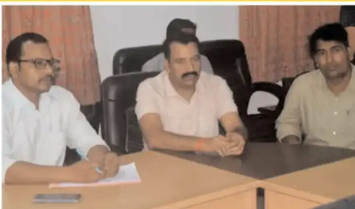 सतना में 96 हजार रुपये की रिश्वत लेते सहकारी बैंक मैनेजर रंगे हाथ गिरफ्तार
