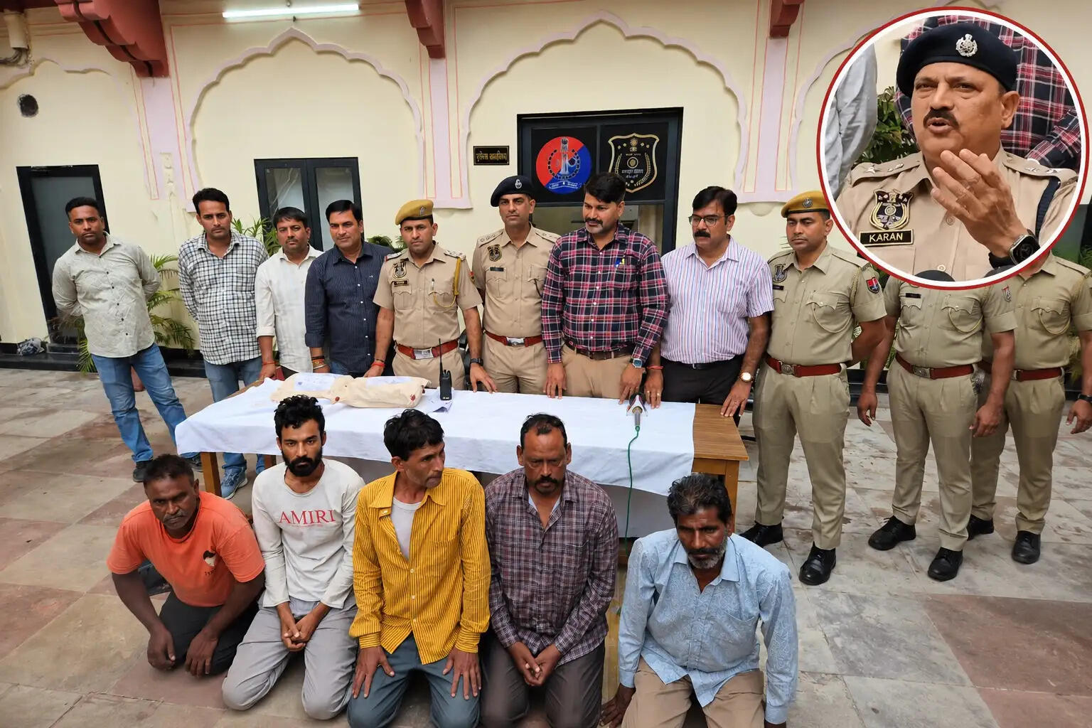 मजदूरों की बदली जिंदगी ने खोला हवेली के खजाने का राज:66.4 किलो चांदी के साथ पांच गिरफ्तार