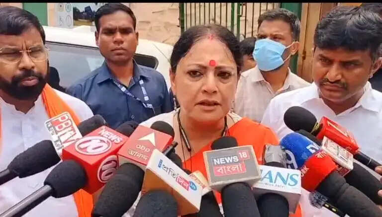 मंत्री अग्निमित्रा पाल ने सीएमईआरआई का दौरा किया, कहा - लोगों को गुमराह किया गया था