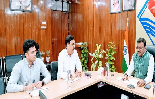 उत्तराखंड में एविएशन एकेडमी, एटीसी नेटवर्क विस्तार और जिला मुख्यालयों को हवाई सेवा से जोड़ने के निर्देश