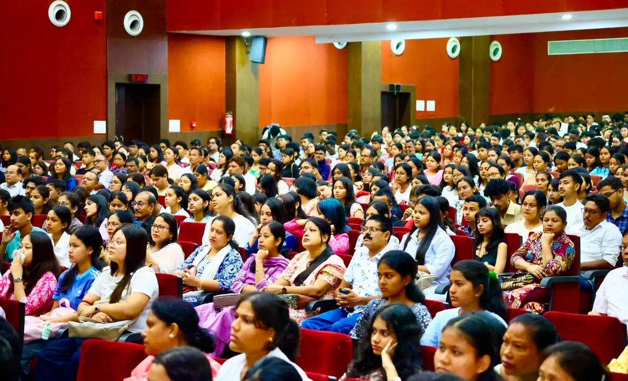 गौहाटी विश्वविद्यालय में पांच वर्षीय एकीकृत स्नातकोत्तर पाठ्यक्रम का केंद्रीय दीक्षा समारोह आरंभ