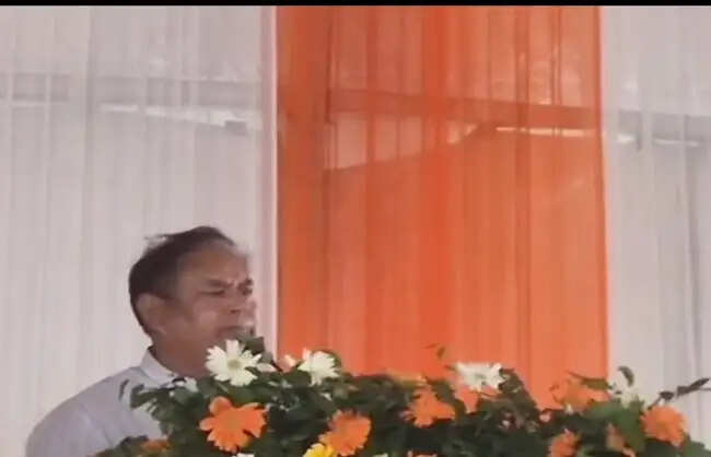 कांग्रेस विधायक ने की धामी की प्रशंसा